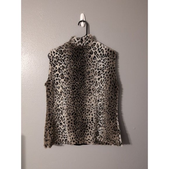 Coldwater Creek Snow Leopard Faux Fur Button Up Vest Women's Size M - Picture 3 of 7